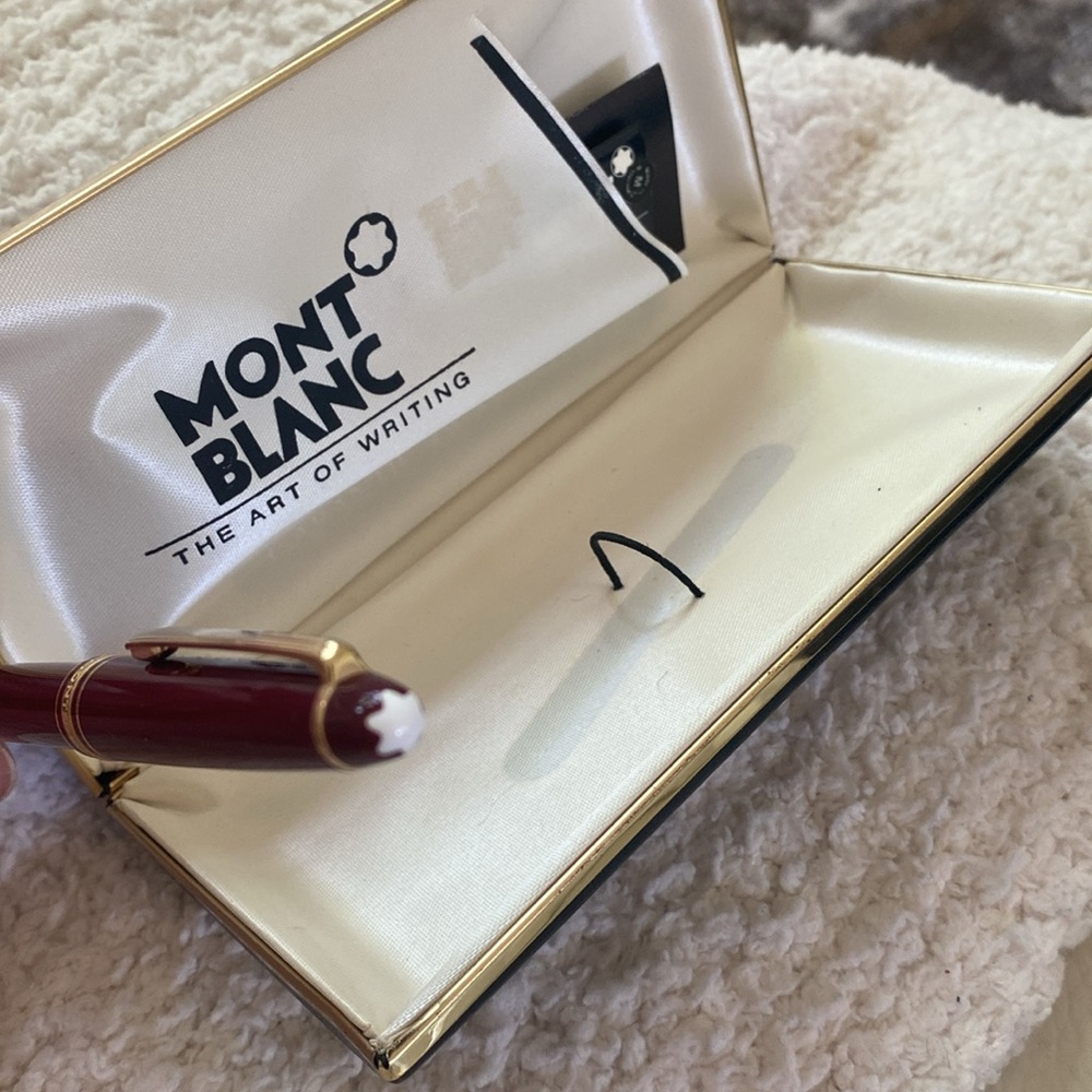 Mont Blanc Burgundy and Gold Pen - Picture 7 of 14